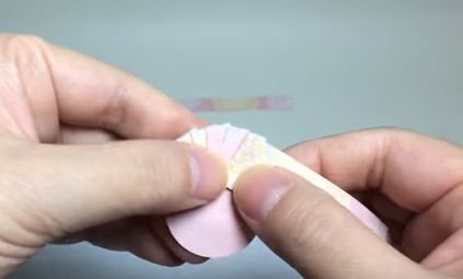 折り紙で作るロゼットの作り方 マスキングテープやファブリックテープでも作れるよ おとどけももんが Com